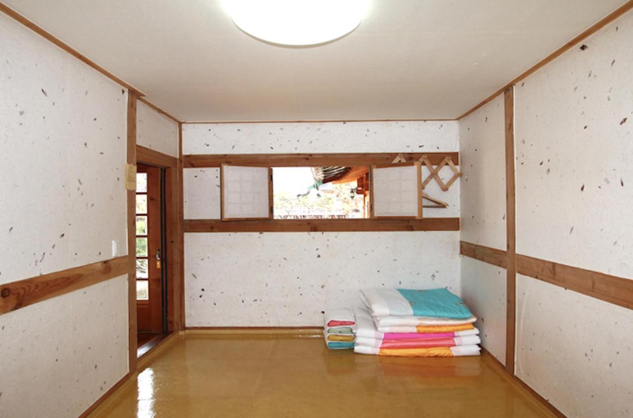 Buyongheon Hotel Jeonju Bagian luar foto