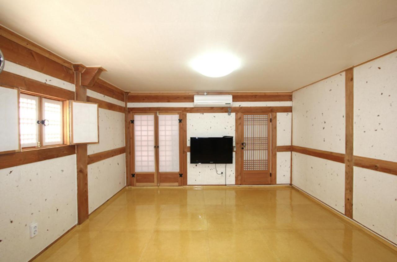 Buyongheon Hotel Jeonju Bagian luar foto